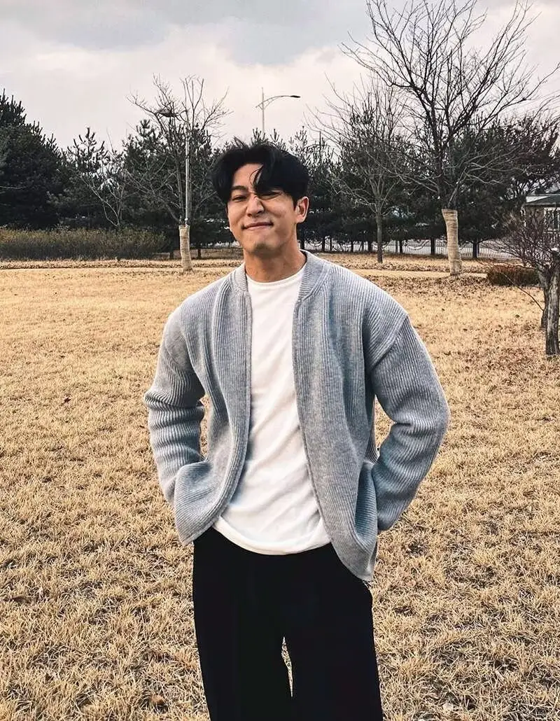 Men's Grey Knitted Full-Zip Cardigan Jacket — feature 11