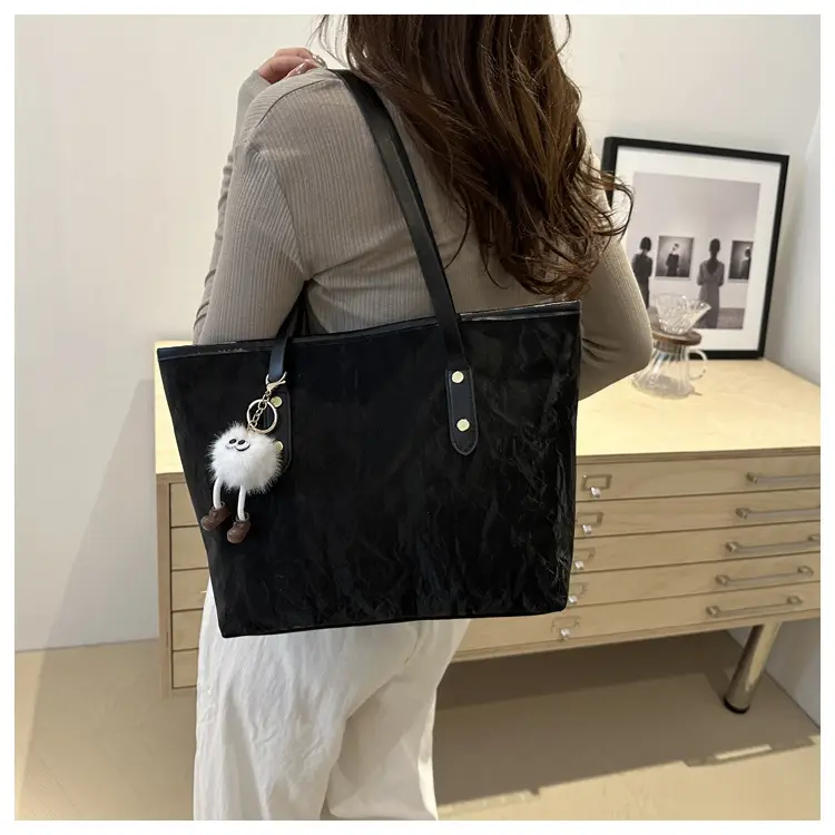 Black Velvet Women's Shoulder Bag with Keychain — feature 18