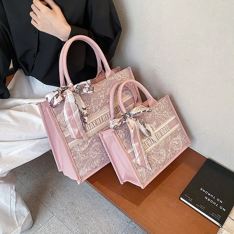 Pink Embroidered Women's Handbag Set with Bow Accents - Image 6