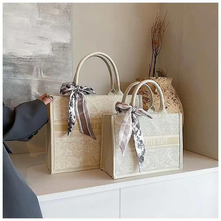 Pink Embroidered Women's Handbag Set with Bow Accents - Image 2
