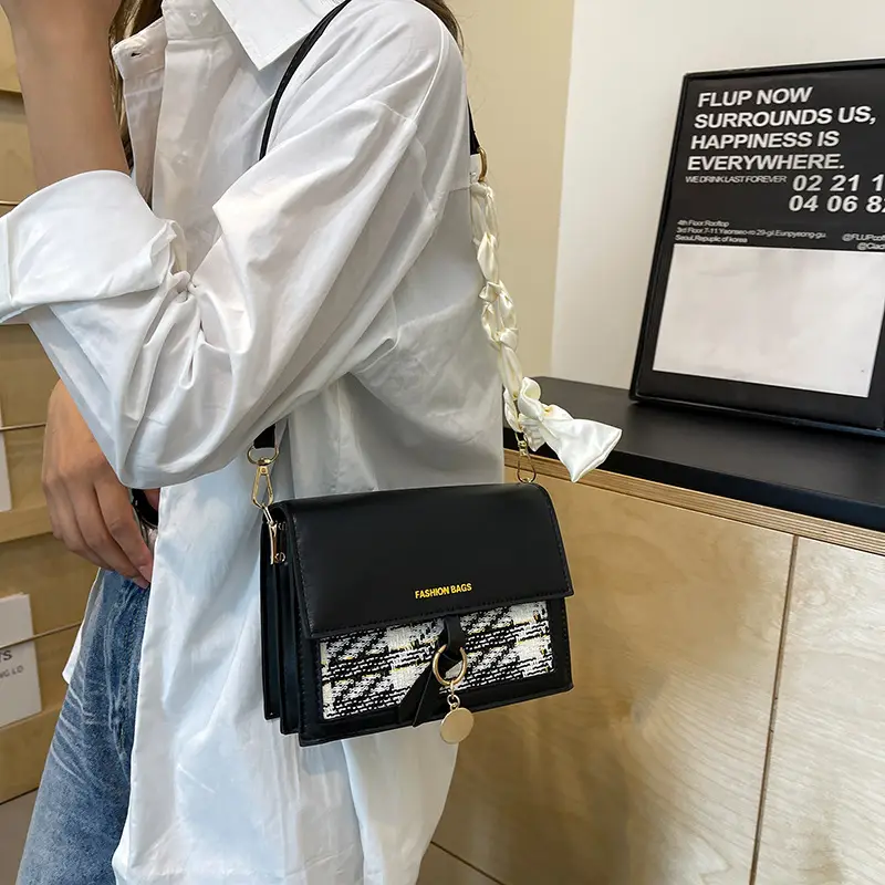 Women Korean Style Chain Bag Cream 2026