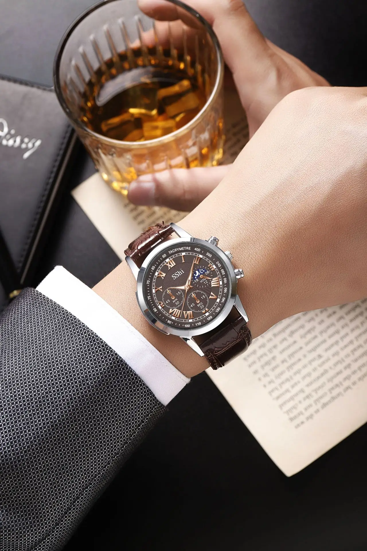 Sshi Chronograph Watch Black Leather Band Quartz Sport — feature 4