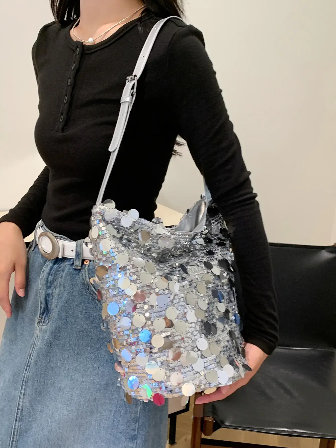Sequins Embellished Women's Shoulder Bag Large Capacity - Image 7