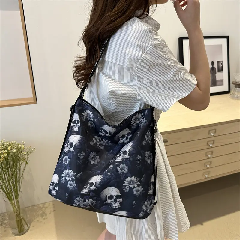 Women's Skull Print Shoulder Bag with "Love I Love" Band - Image 6
