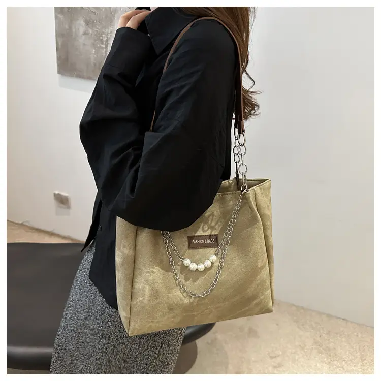 Women's Gold Velvet Shoulder Tote Bag with Chain Strap — feature 11