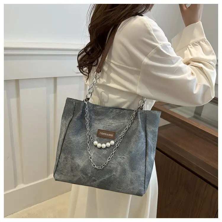 Women's Gold Velvet Shoulder Tote Bag with Chain Strap — feature 12