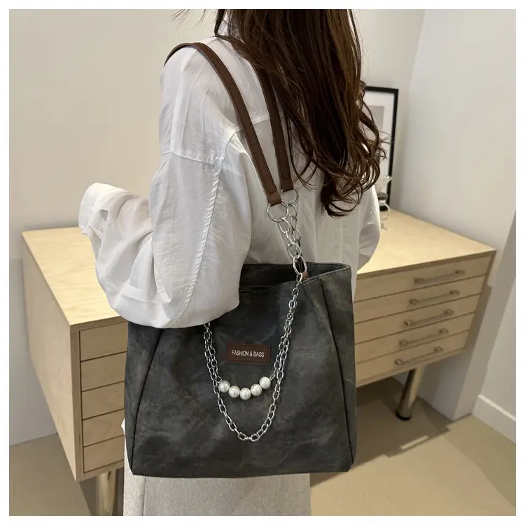 Women's Gold Velvet Shoulder Tote Bag with Chain Strap — feature 19