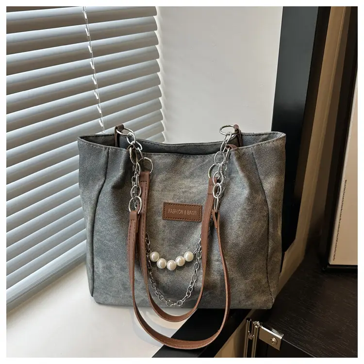 Women's Gold Velvet Shoulder Tote Bag with Chain Strap — feature 23