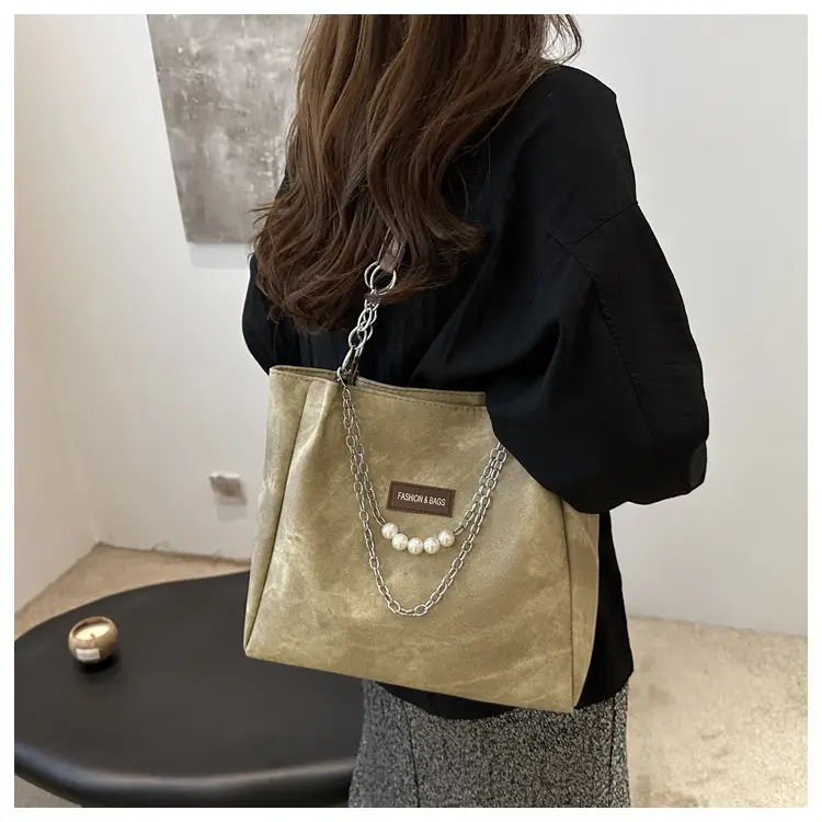 Women's Gold Velvet Shoulder Tote Bag with Chain Strap — feature 8