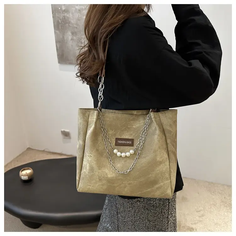 Women's Gold Velvet Shoulder Tote Bag with Chain Strap — feature 9