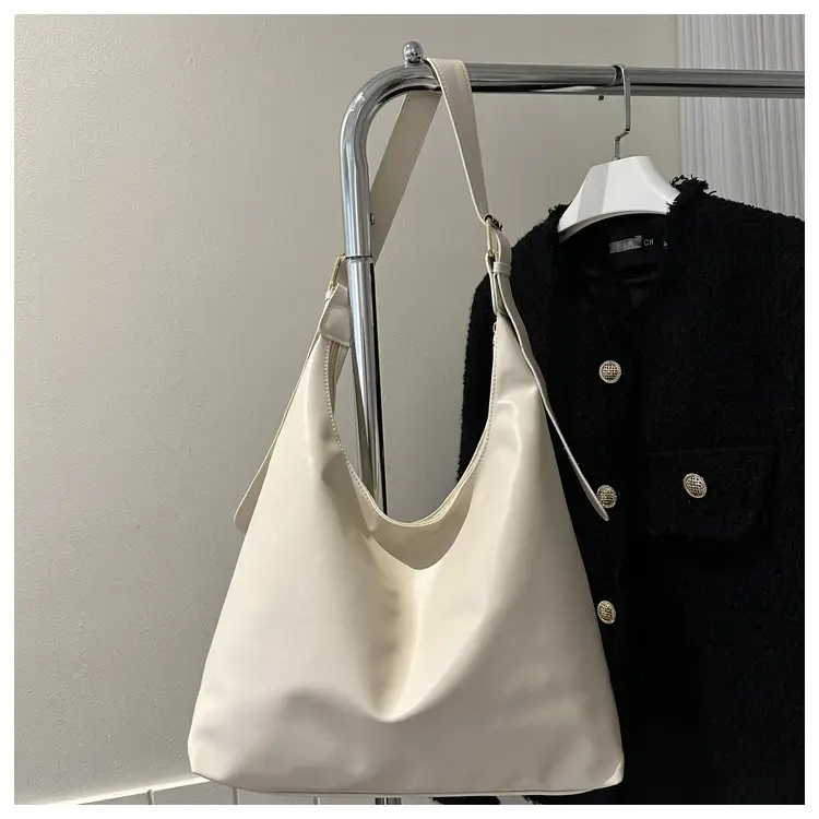 Women's Large Capacity Textile Shoulder Bag White 2024 — feature 10