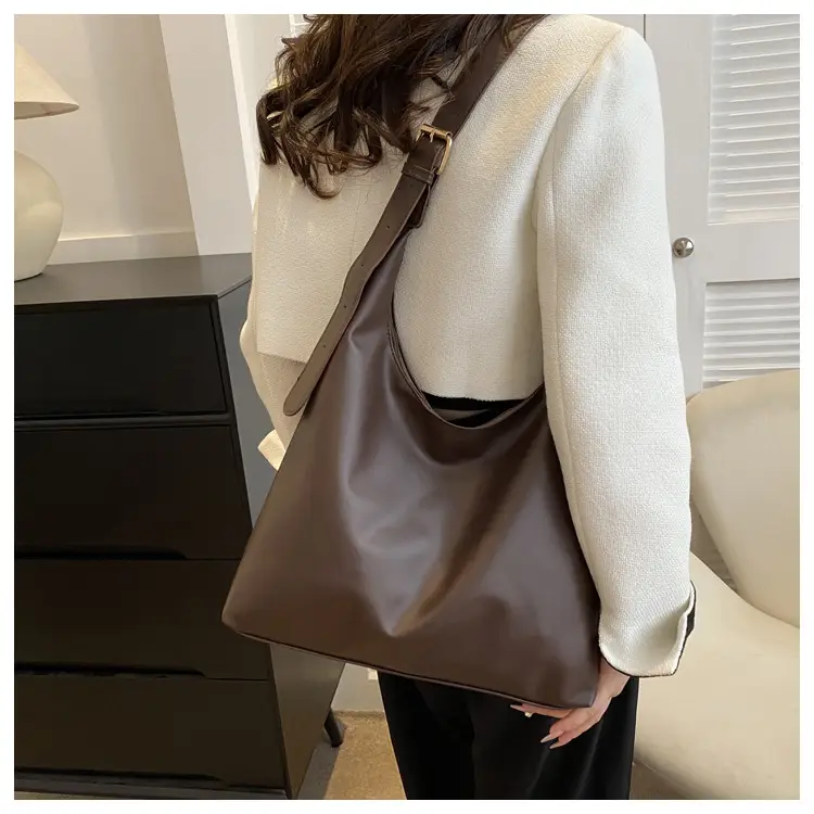Women's Large Capacity Textile Shoulder Bag White 2024 — feature 18