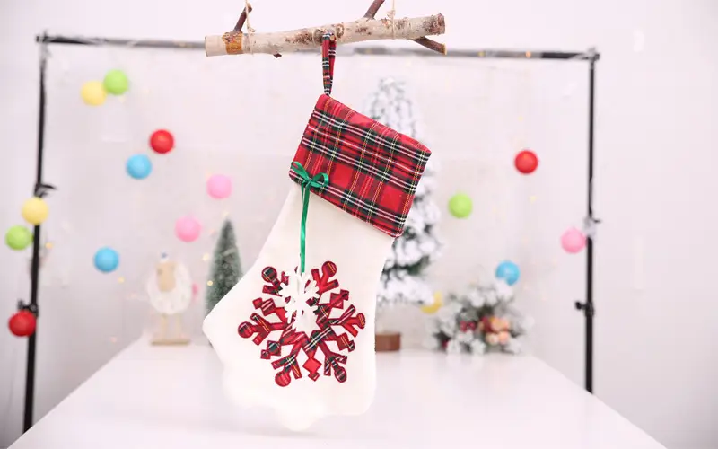 Christmas Sock Gift Bag Red Plaid White Candy Bag — feature 6