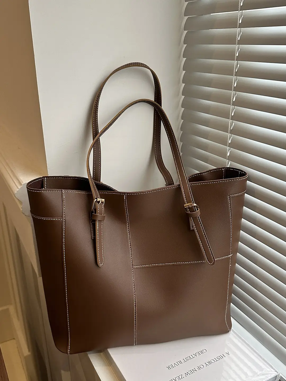 Vintage Tote Bag 2024 New Work Fashion Commuter Bag High-grade Shoulder All-match Large Capacity Handbag - Image 5