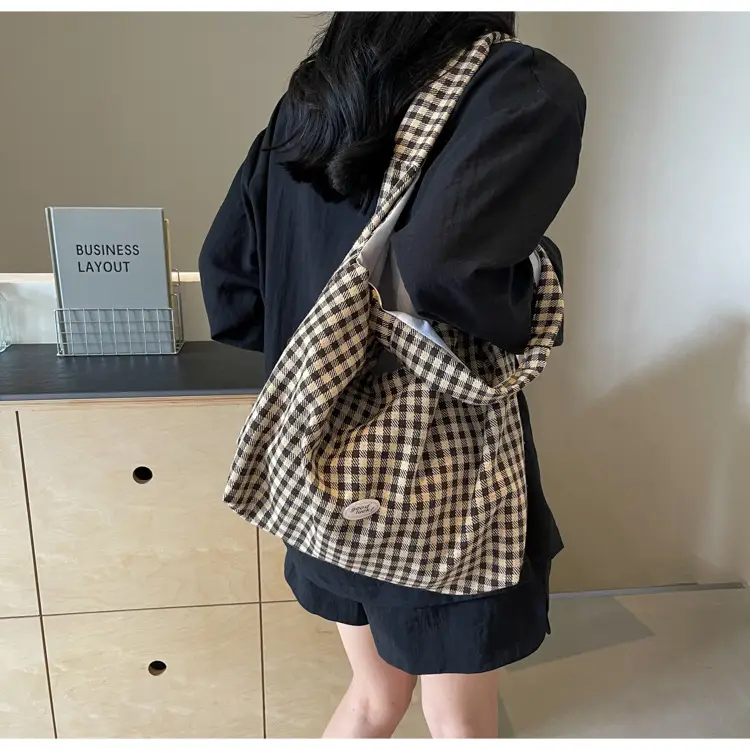 Red Plaid Shoulder Bag for Women 2026 — feature 17