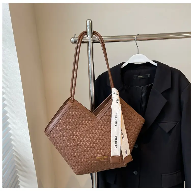 Niche Ribbon Tote Bag Large Capacity 2024 — feature 16