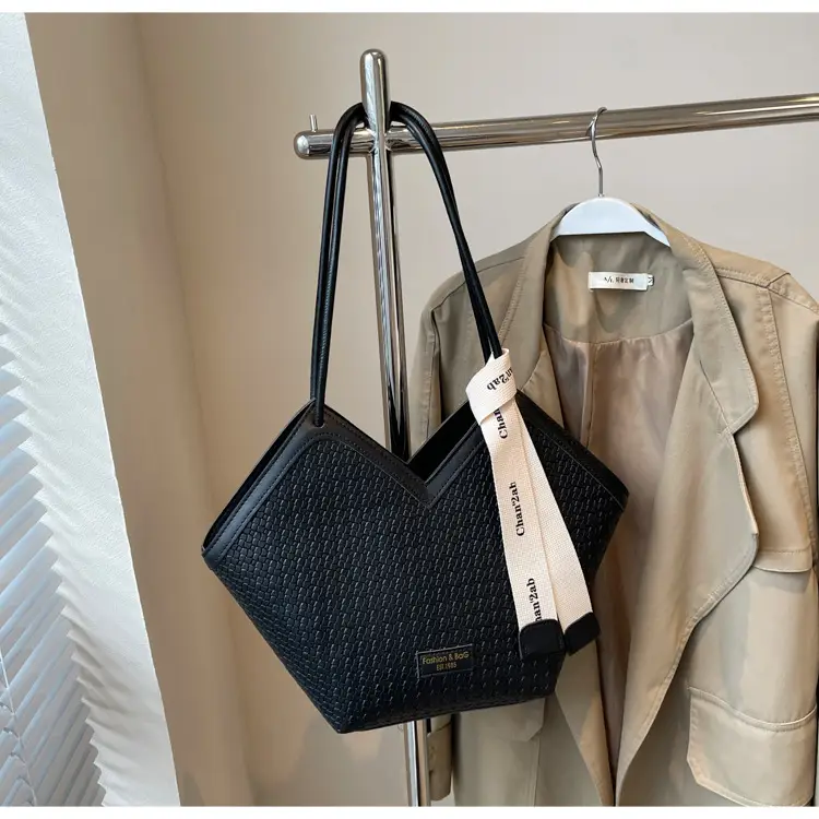 Niche Ribbon Tote Bag Large Capacity 2024 — feature 19