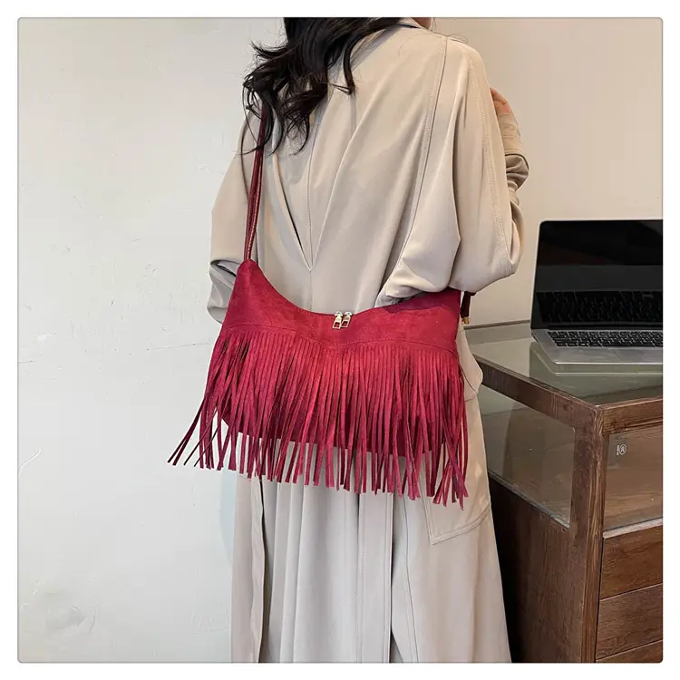 Black Fringe Shoulder Bag for Women 2024 — feature 32