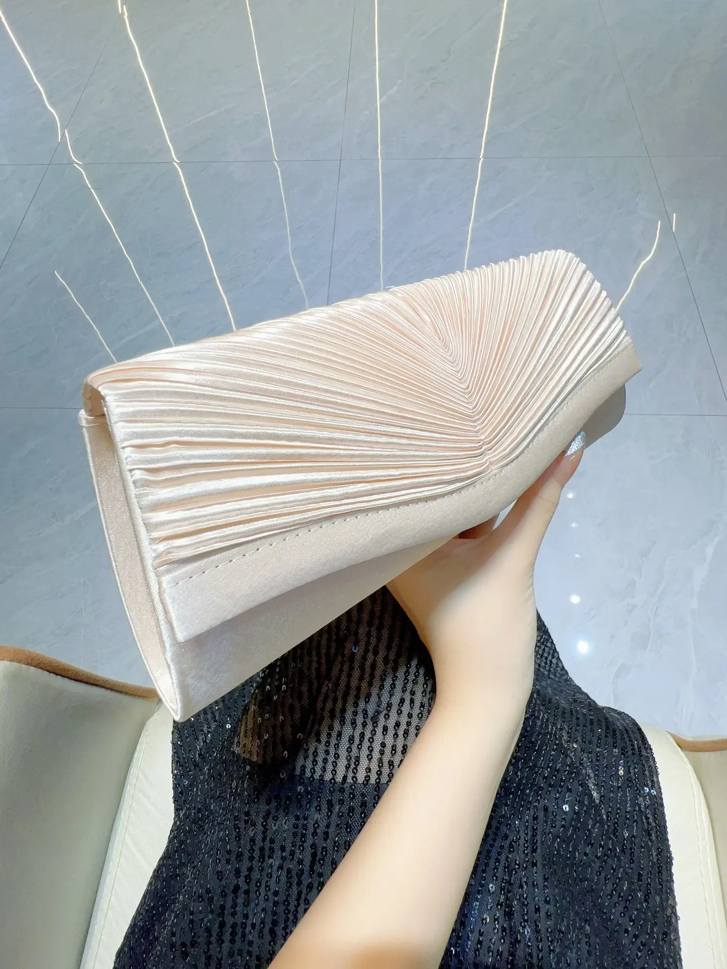 New Cross-border Pleated Clutch Bag for Banquet Fashion - Image 5