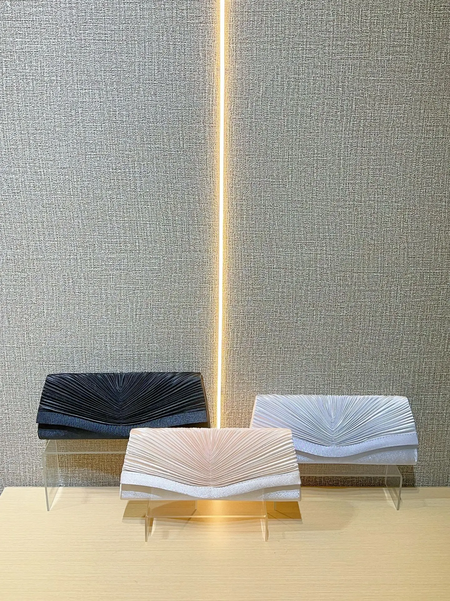 New Cross-border Pleated Clutch Bag for Banquet Fashion - Image 7