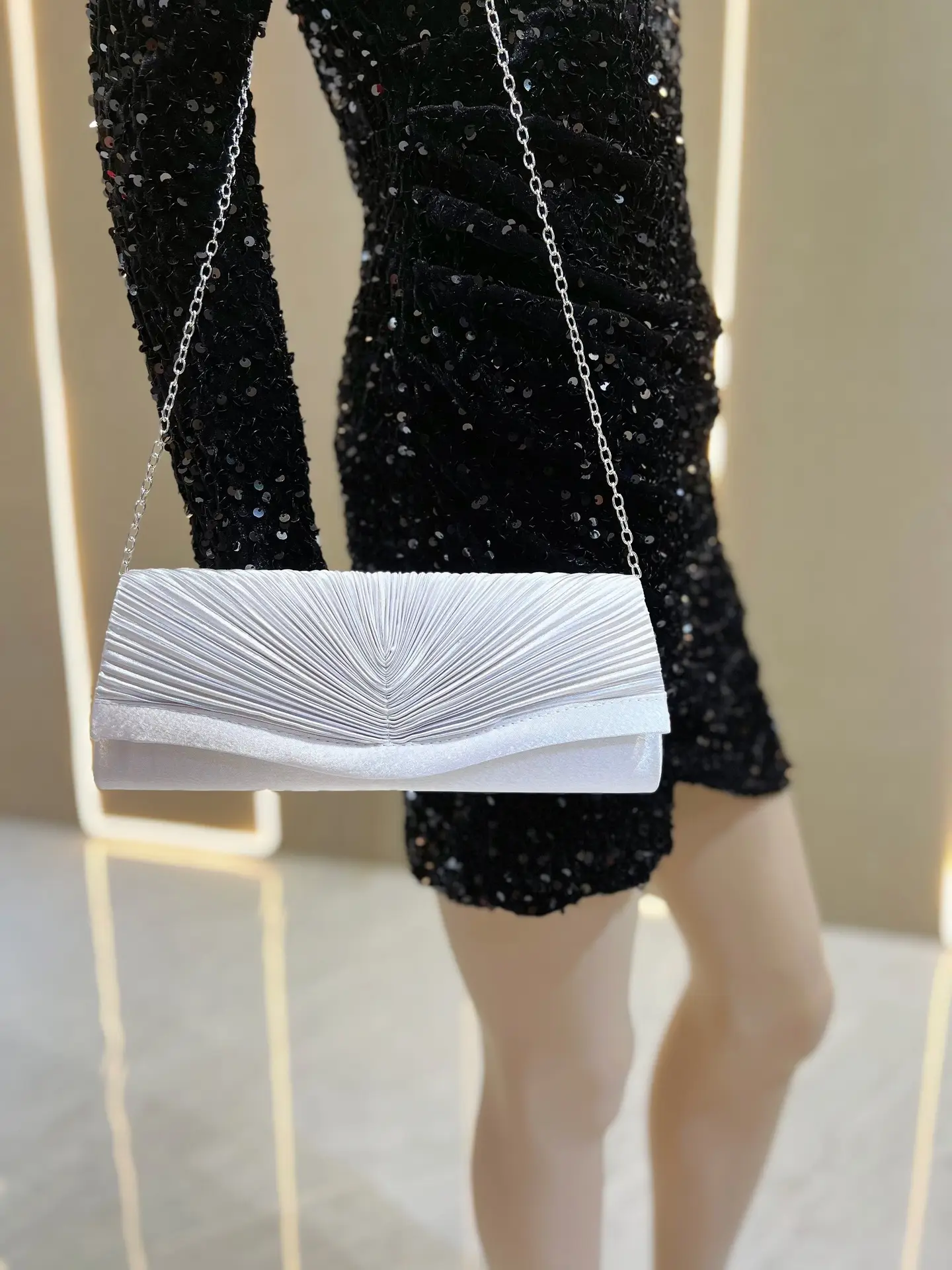 New Cross-border Pleated Clutch Bag for Banquet Fashion — feature 12