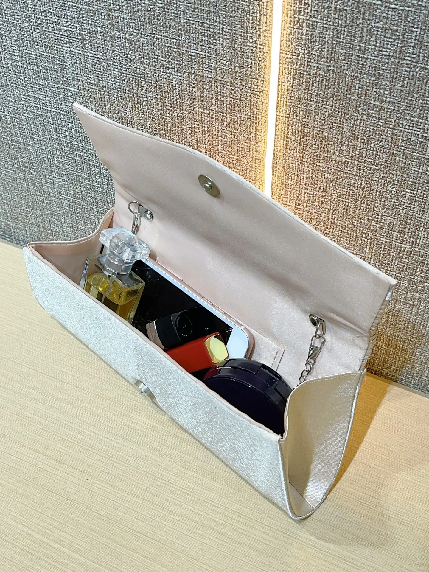 New Cross-border Pleated Clutch Bag for Banquet Fashion — feature 7