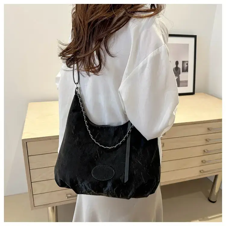 Women's Soft White Chain Shoulder Bag 2024 — feature 9