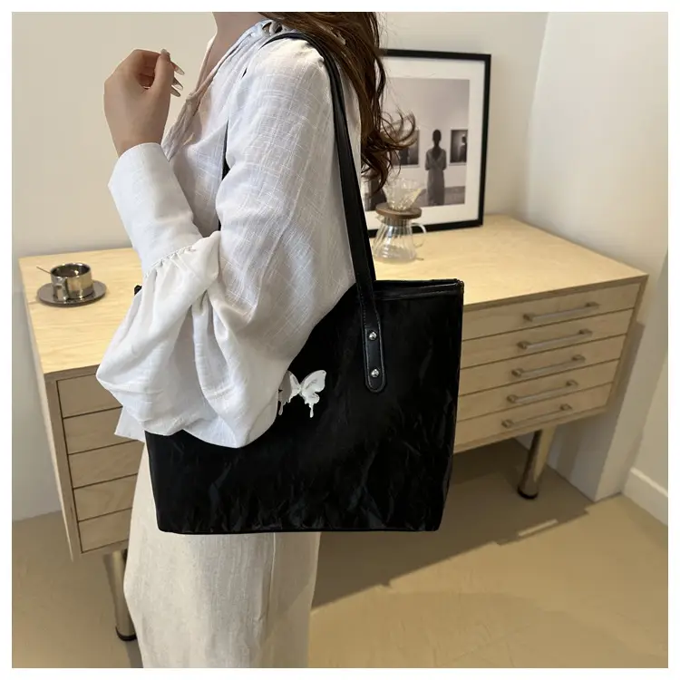 White Butterfly Hardware Shoulder Bag for Women — feature 19