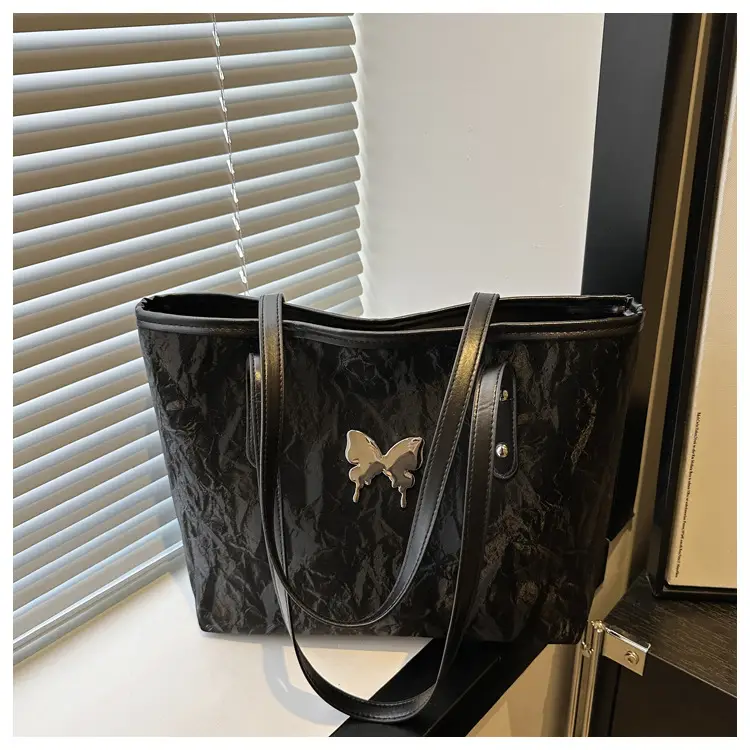 White Butterfly Hardware Shoulder Bag for Women — feature 23