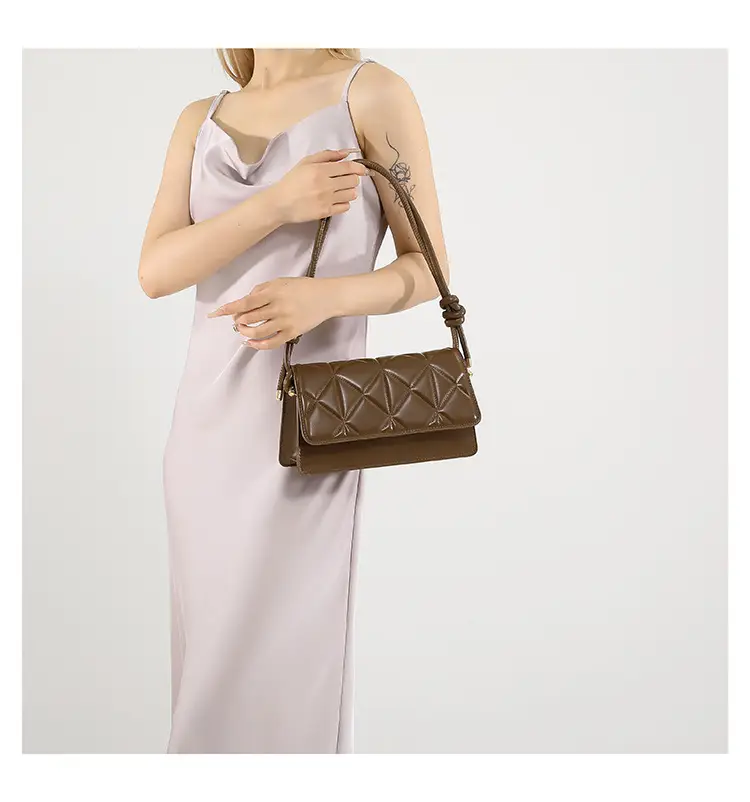 Korean Style Women's Brown Diamond Pattern Shoulder Bag — feature 23