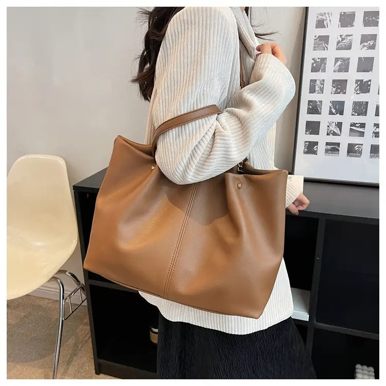 Brown Leather Chain Shoulder Bag for Women — feature 21