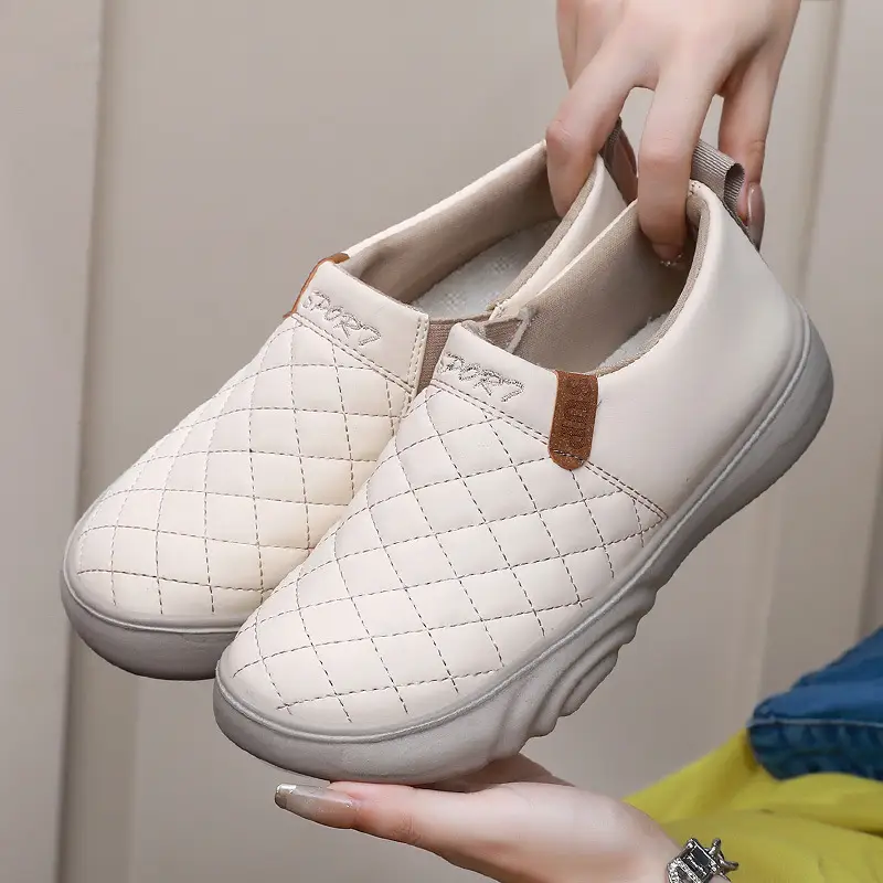 2025 Autumn New Old Beijing Cloth Shoes Women's Shoes Soft Sole Anti-Slip Middle-Aged and Elderly Mom Shoes Fashionable and Easiest for Match Beanie Shoes - Image 6