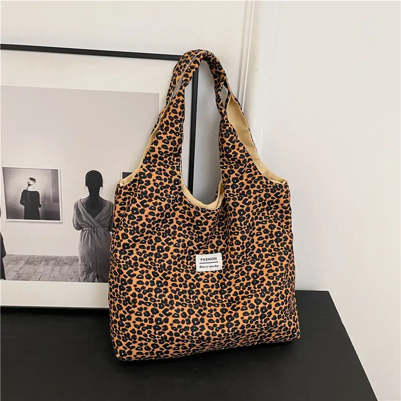 Vintage Leopard Print Large Capacity Women's Tote Bag - Image 4
