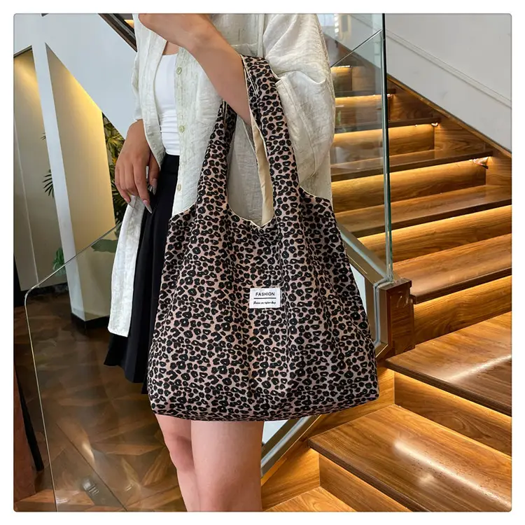 Vintage Leopard Print Large Capacity Women's Tote Bag — feature 17