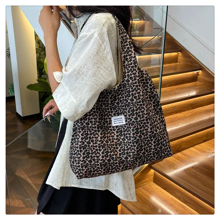 Vintage Leopard Print Large Capacity Women's Tote Bag — feature 18