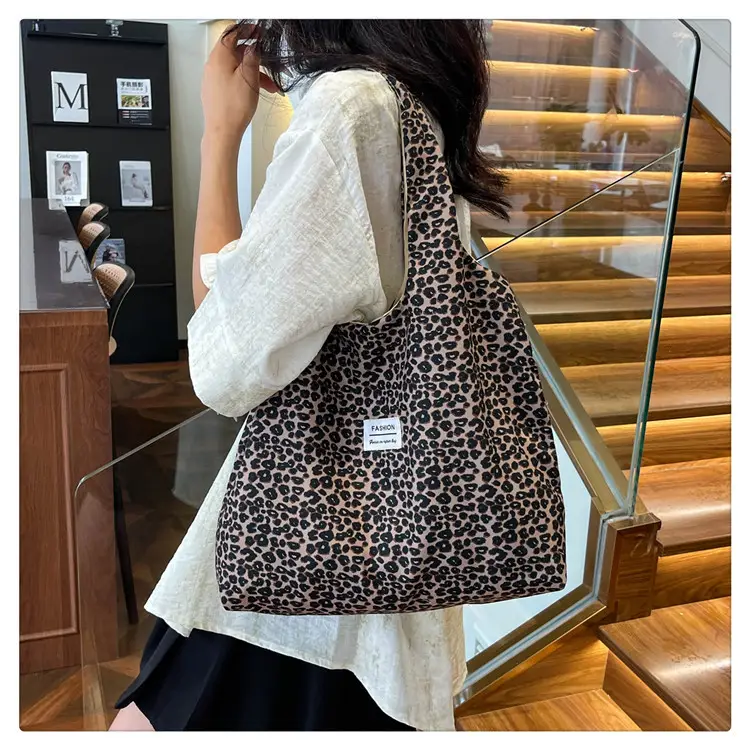 Vintage Leopard Print Large Capacity Women's Tote Bag — feature 19