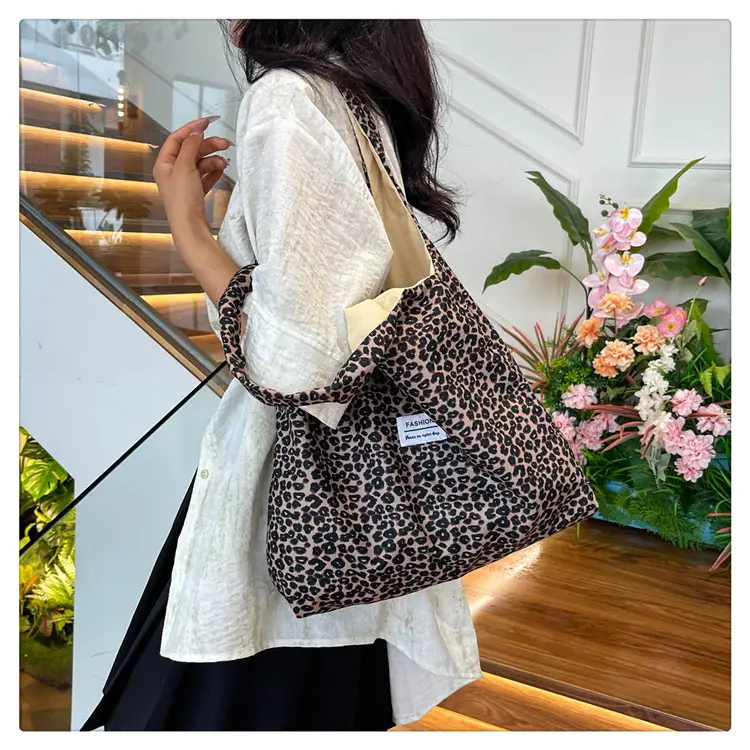 Vintage Leopard Print Large Capacity Women's Tote Bag — feature 21
