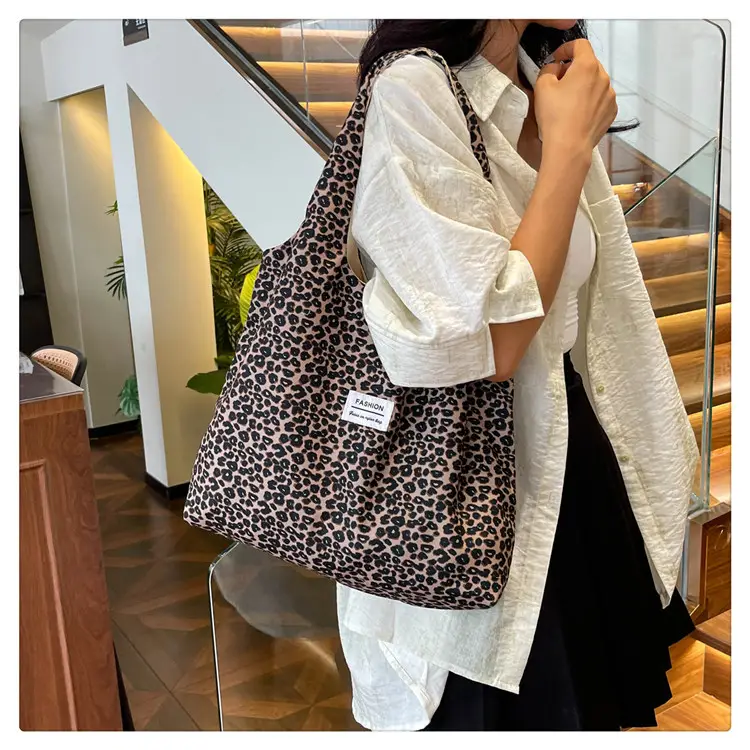 Vintage Leopard Print Large Capacity Women's Tote Bag — feature 23