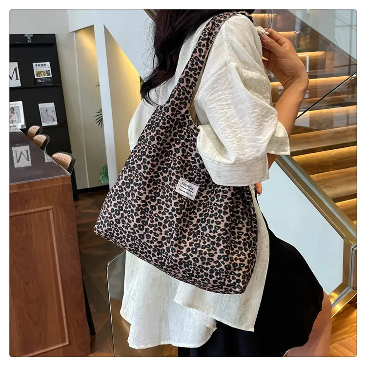 Vintage Leopard Print Large Capacity Women's Tote Bag — feature 25