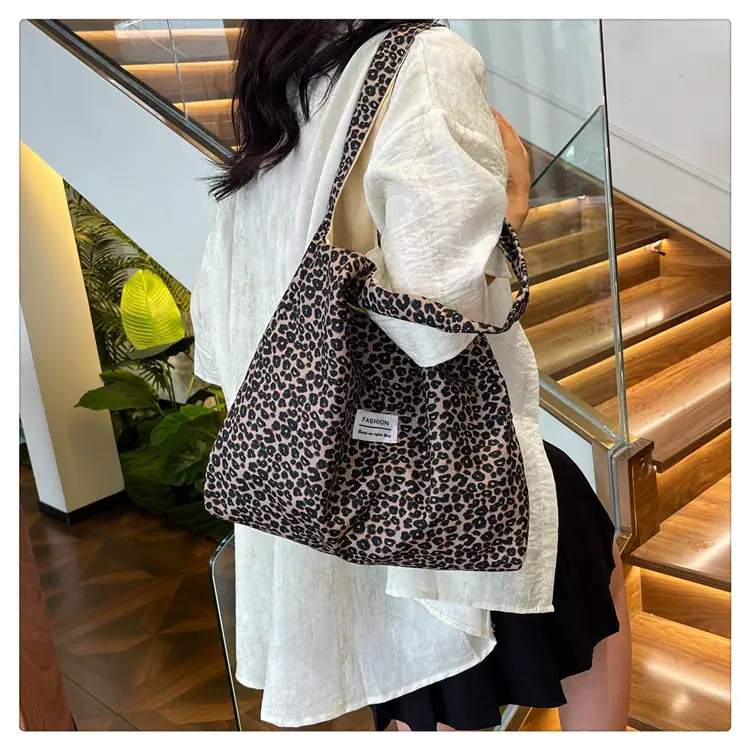 Vintage Leopard Print Large Capacity Women's Tote Bag — feature 26