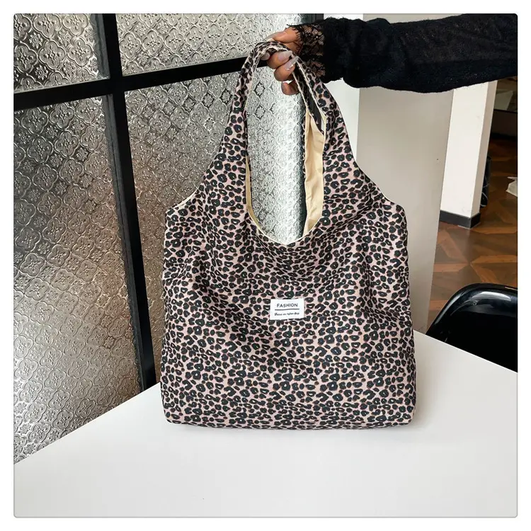 Vintage Leopard Print Large Capacity Women's Tote Bag — feature 31