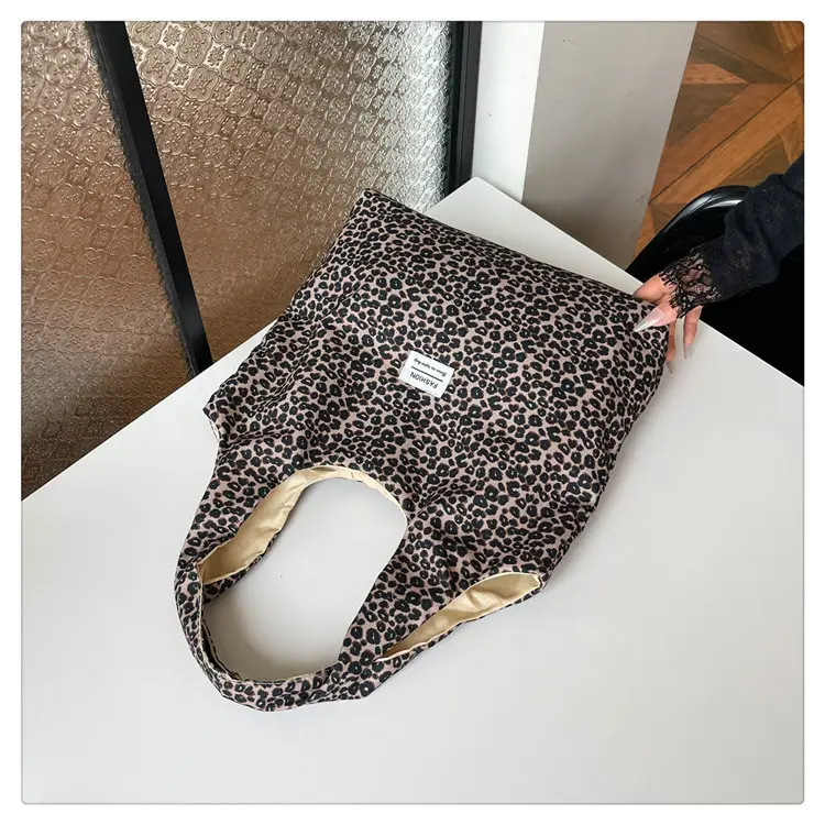 Vintage Leopard Print Large Capacity Women's Tote Bag — feature 32
