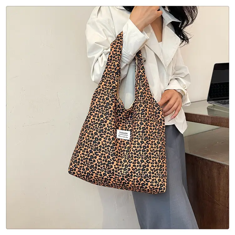 Vintage Leopard Print Large Capacity Women's Tote Bag — feature 36