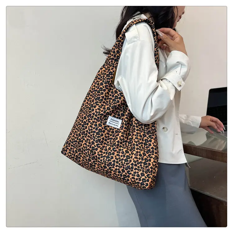 Vintage Leopard Print Large Capacity Women's Tote Bag — feature 38