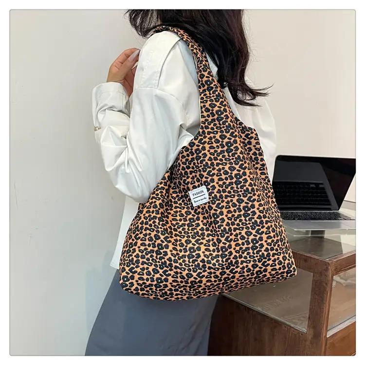 Vintage Leopard Print Large Capacity Women's Tote Bag — feature 42