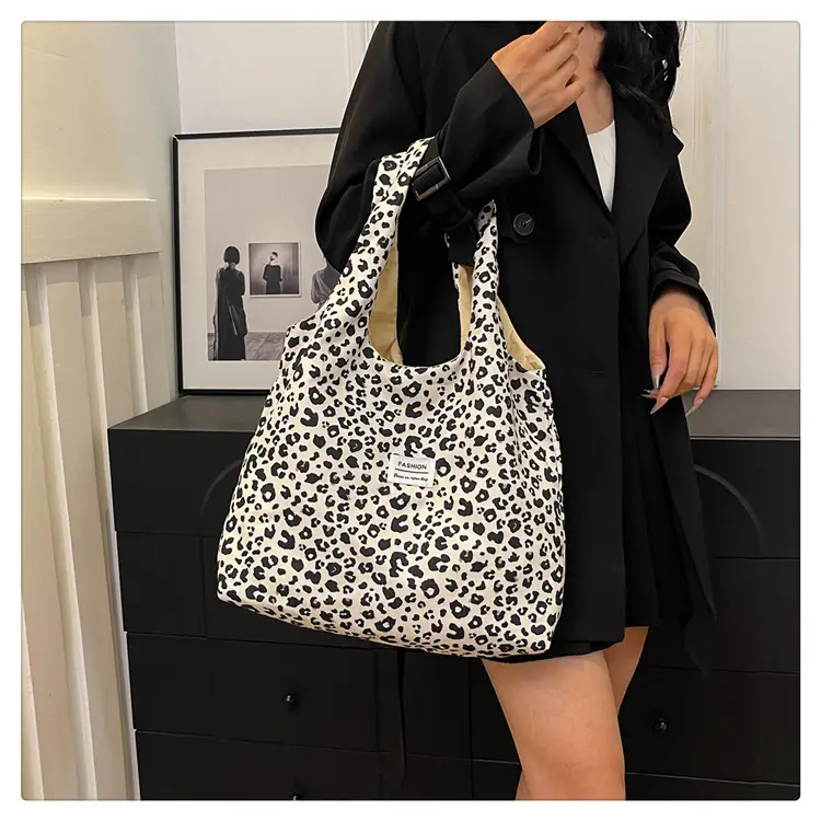 Vintage Leopard Print Large Capacity Women's Tote Bag — feature 46