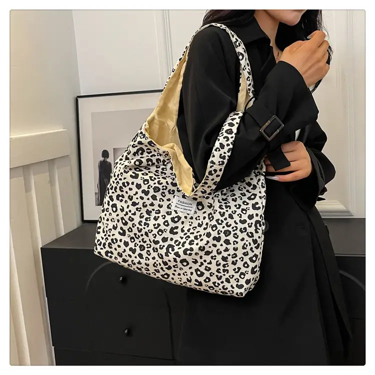 Vintage Leopard Print Large Capacity Women's Tote Bag — feature 50