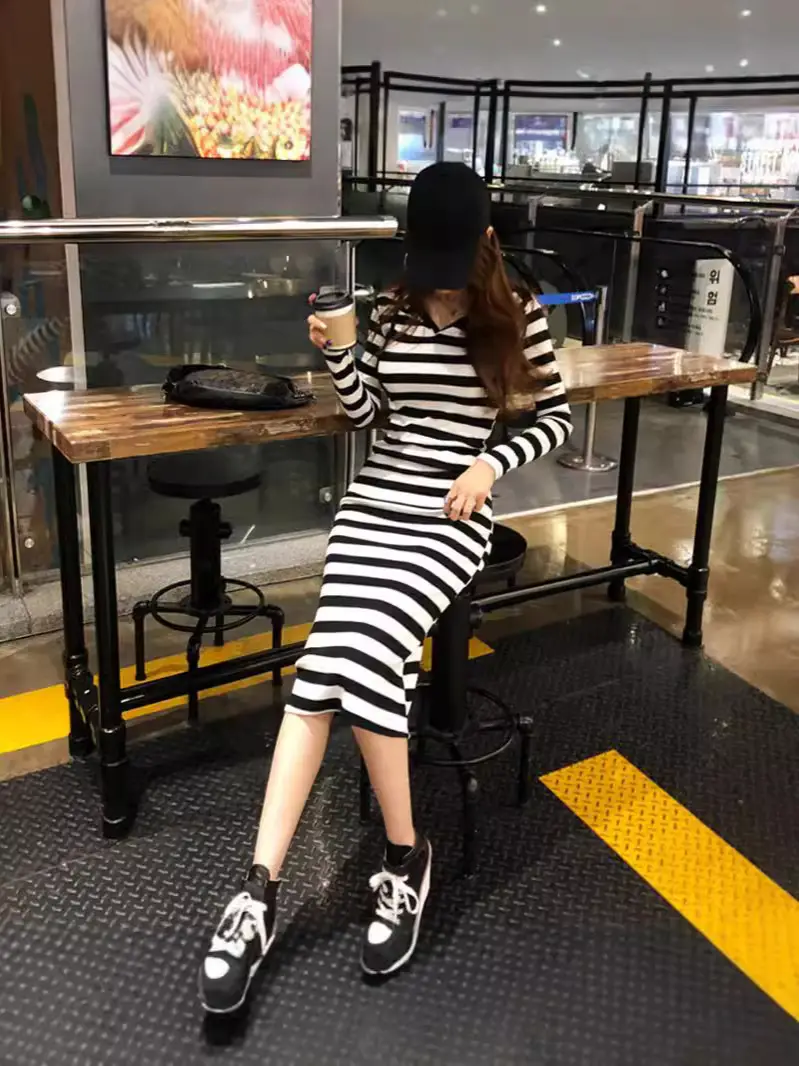 2024 Black White Striped Long Dress Slim Fit Hooded Hip Dress - Image 2