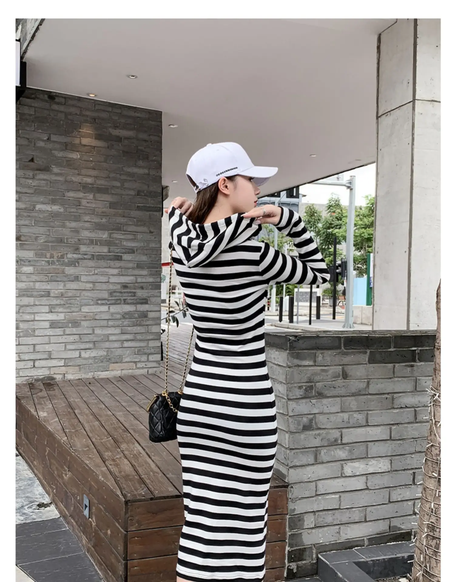 2024 Black White Striped Long Dress Slim Fit Hooded Hip Dress — feature 13