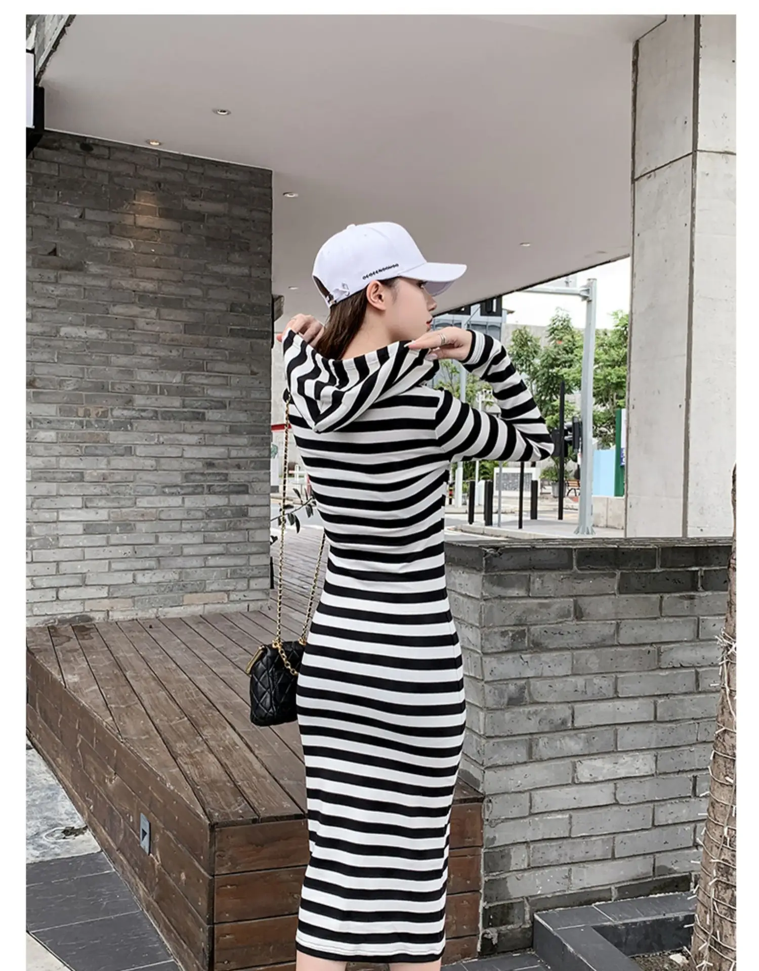 2024 Black White Striped Long Dress Slim Fit Hooded Hip Dress — feature 17